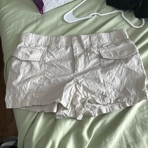 H&M KHAKI SHORTS🍰